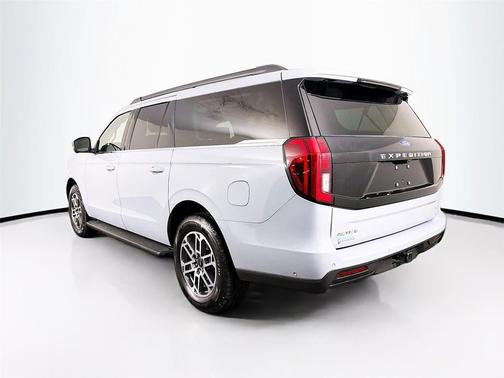 Glacier Gray Metallic TriCoat 2025 Ford Expedition Max Active 4x4