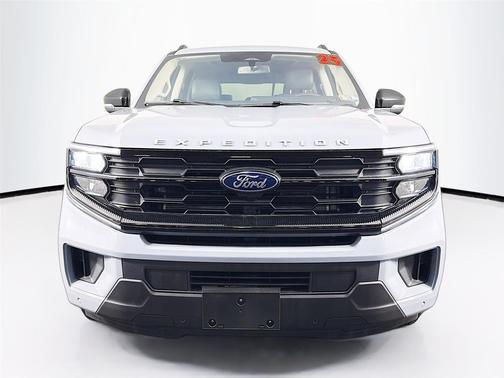 Glacier Gray Metallic TriCoat 2025 Ford Expedition Max Active 4x4