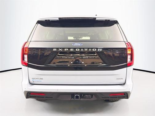 Glacier Gray Metallic TriCoat 2025 Ford Expedition Max Active 4x4