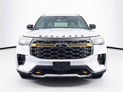 Space White Metallic 2026 Ford Explorer Tremor