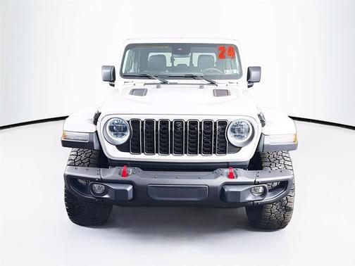 Bright White Clearcoat 2024 Jeep Gladiator Rubicon