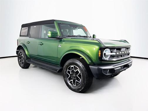 Eruption Green Metallic 2025 Ford Bronco Outer Banks