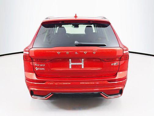 2024 Volvo XC60 B5 Plus Dark Theme