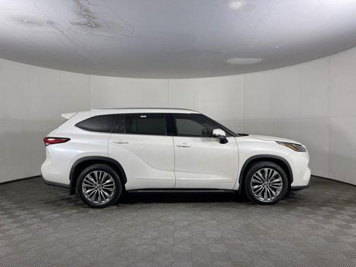 2020 Toyota Highlander Platinum