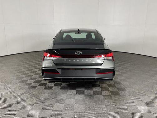 2025 Hyundai ELANTRA Sport