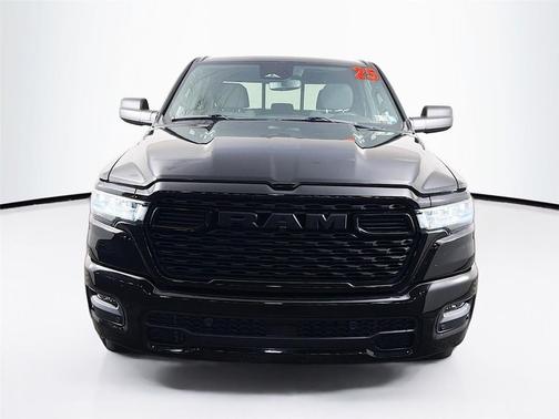 Diamond Black Crystal Pearlcoat 2025 RAM 1500 Tradesman