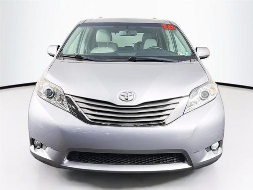 Silver Sky Metallic 2016 Toyota Sienna XLE