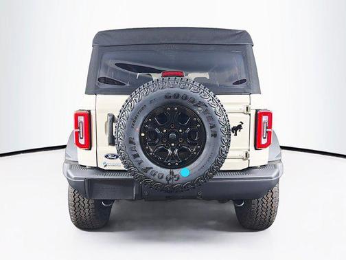 Desert Sand 2026 Ford Bronco Badlands