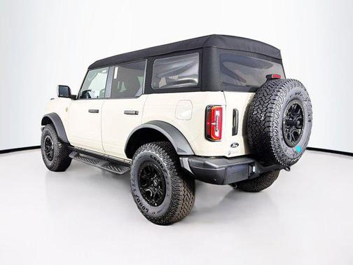 Desert Sand 2026 Ford Bronco Badlands