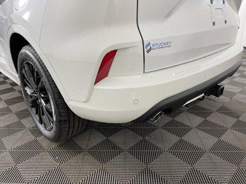 2026 Ford Escape ST-Line Elite