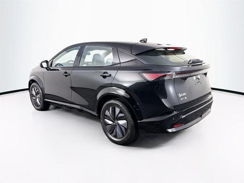 Black Diamond Pearl 2023 Nissan ARIYA ENGAGE