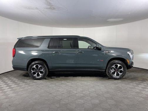 2025 GMC Yukon XL AT4 4WD