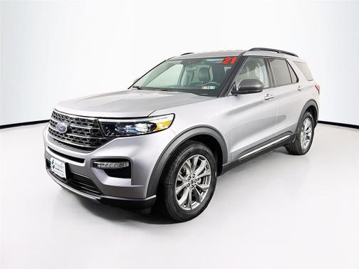 Iconic Silver Metallic 2021 Ford Explorer XLT