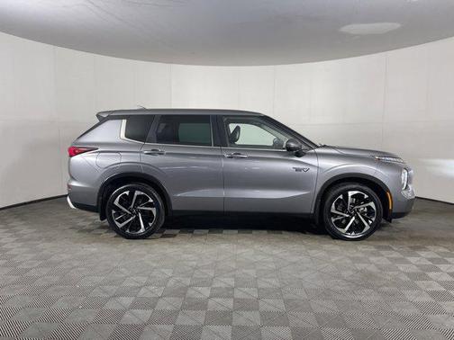 2023 Mitsubishi Outlander PHEV SE S-AWC