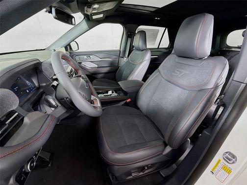 Star White Metallic Tri-Coat 2026 Ford Explorer ST