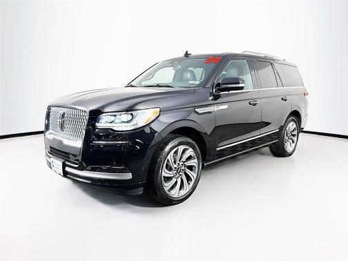 Infinite Black Metallic Clearcoat 2024 Lincoln Navigator Reserve