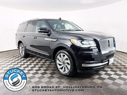 Infinite Black Metallic Clearcoat 2024 Lincoln Navigator Reserve