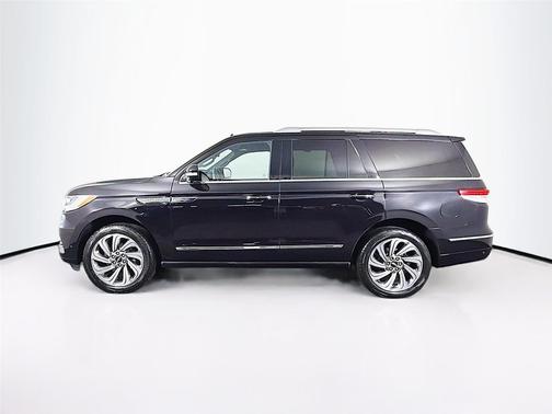 Infinite Black Metallic Clearcoat 2024 Lincoln Navigator Reserve