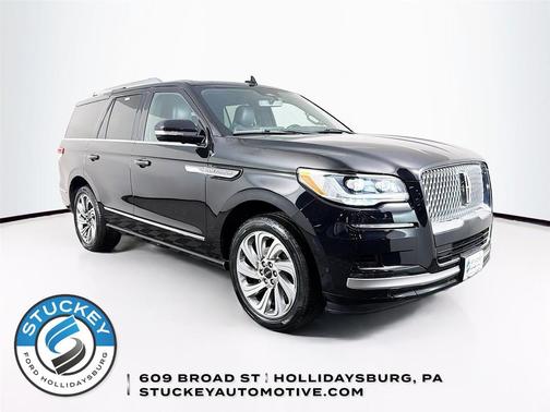 Infinite Black Metallic Clearcoat 2024 Lincoln Navigator Reserve