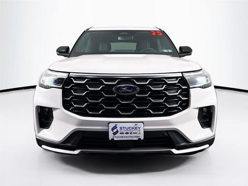 Star White Metallic Tri-Coat 2025 Ford Explorer Platinum