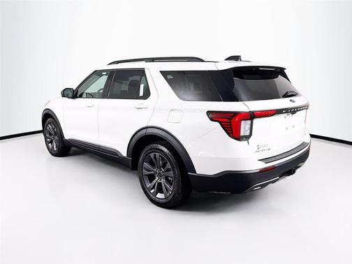 Star White Metallic Tri-Coat 2026 Ford Explorer Active
