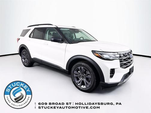 Star White Metallic Tri-Coat 2026 Ford Explorer Active