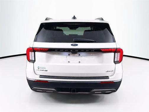 Star White Metallic Tri-Coat 2026 Ford Explorer Active
