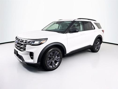 Star White Metallic Tri-Coat 2026 Ford Explorer Active