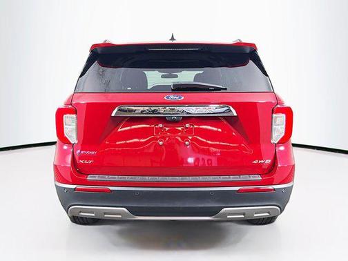 Rapid Red Metallic Tinted Clearcoat 2023 Ford Explorer XLT