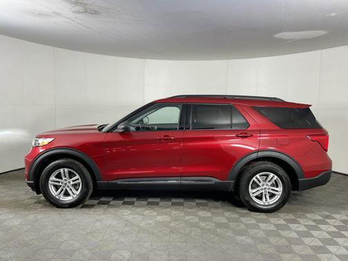Rapid Red Metallic Tinted Clearcoat 2023 Ford Explorer XLT
