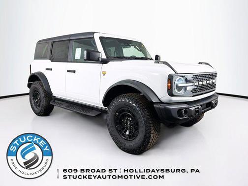 Oxford White 2026 Ford Bronco Badlands