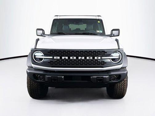 Oxford White 2026 Ford Bronco Badlands