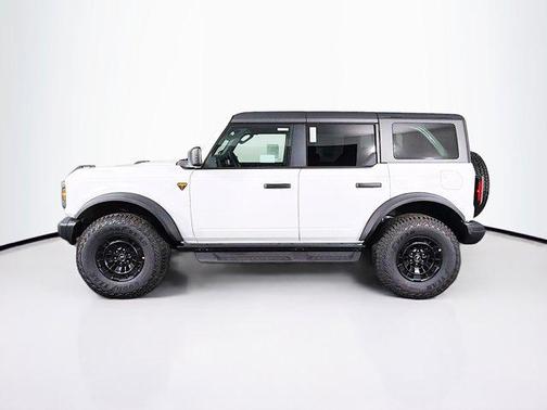 Oxford White 2026 Ford Bronco Badlands