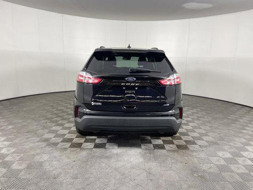2021 Ford Edge SE