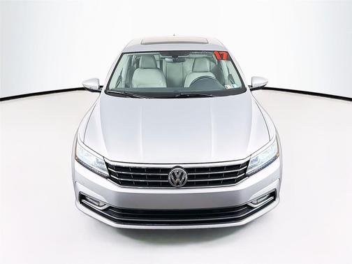 Reflex Silver Metallic 2017 Volkswagen Passat 1.8T SE w/Technology