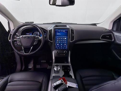 Agate Black Metallic 2024 Ford Edge SEL