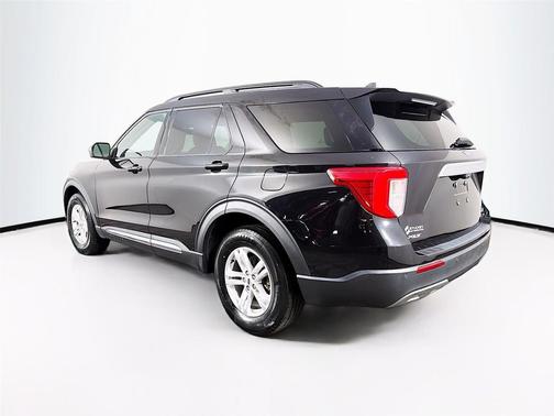 Agate Black Metallic 2023 Ford Explorer XLT