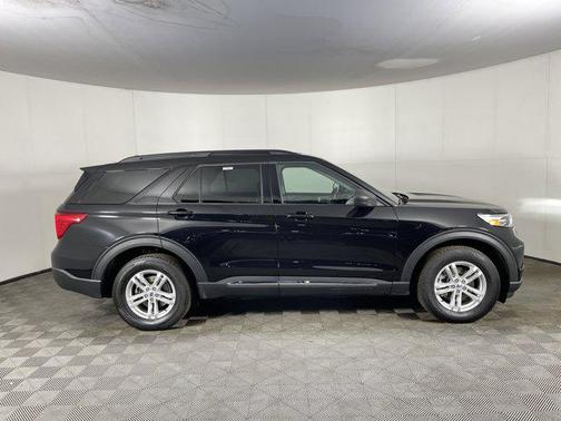Agate Black Metallic 2023 Ford Explorer XLT