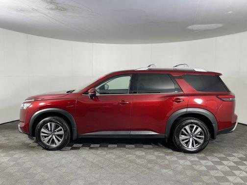 2024 Nissan Pathfinder SL 4WD