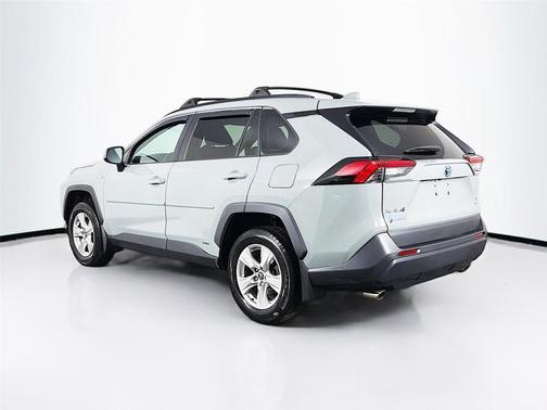 2020 Toyota RAV4 Hybrid XLE