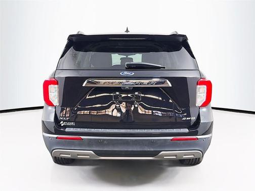 Agate Black Metallic 2023 Ford Explorer XLT