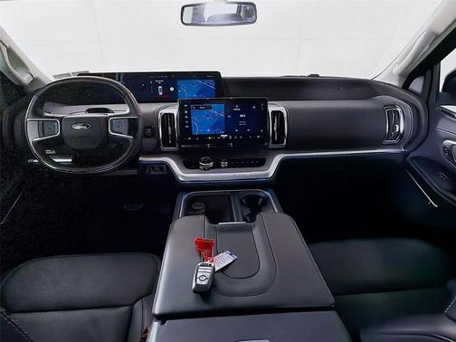 Glacier Gray Metallic TriCoat 2025 Ford Expedition Platinum