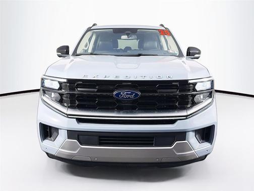 Glacier Gray Metallic TriCoat 2025 Ford Expedition Platinum