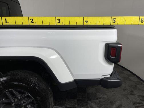 2024 Jeep Gladiator Sport S