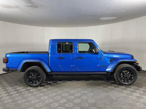 2024 Jeep Gladiator Nighthawk