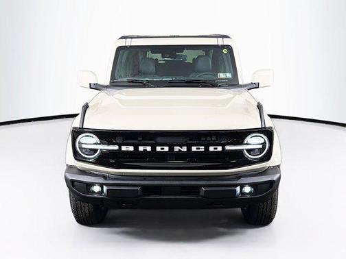 Desert Sand 2026 Ford Bronco Outer Banks