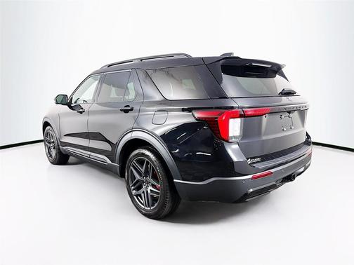 Agate Black 2025 Ford Explorer ST-Line