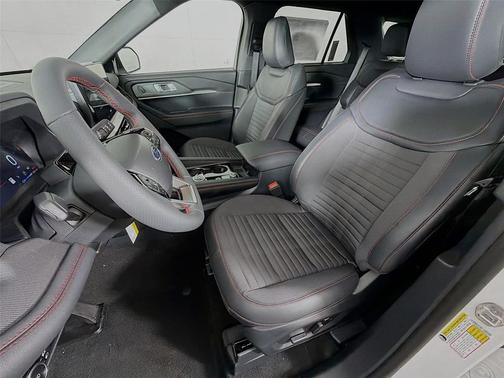 Star White Metallic Tri-Coat 2026 Ford Explorer ST-Line