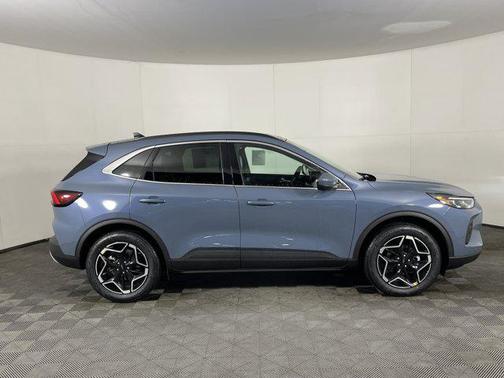 2026 Ford Escape Platinum