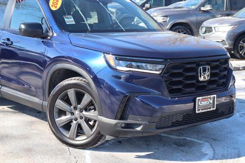 2023 Honda Pilot AWD Sport